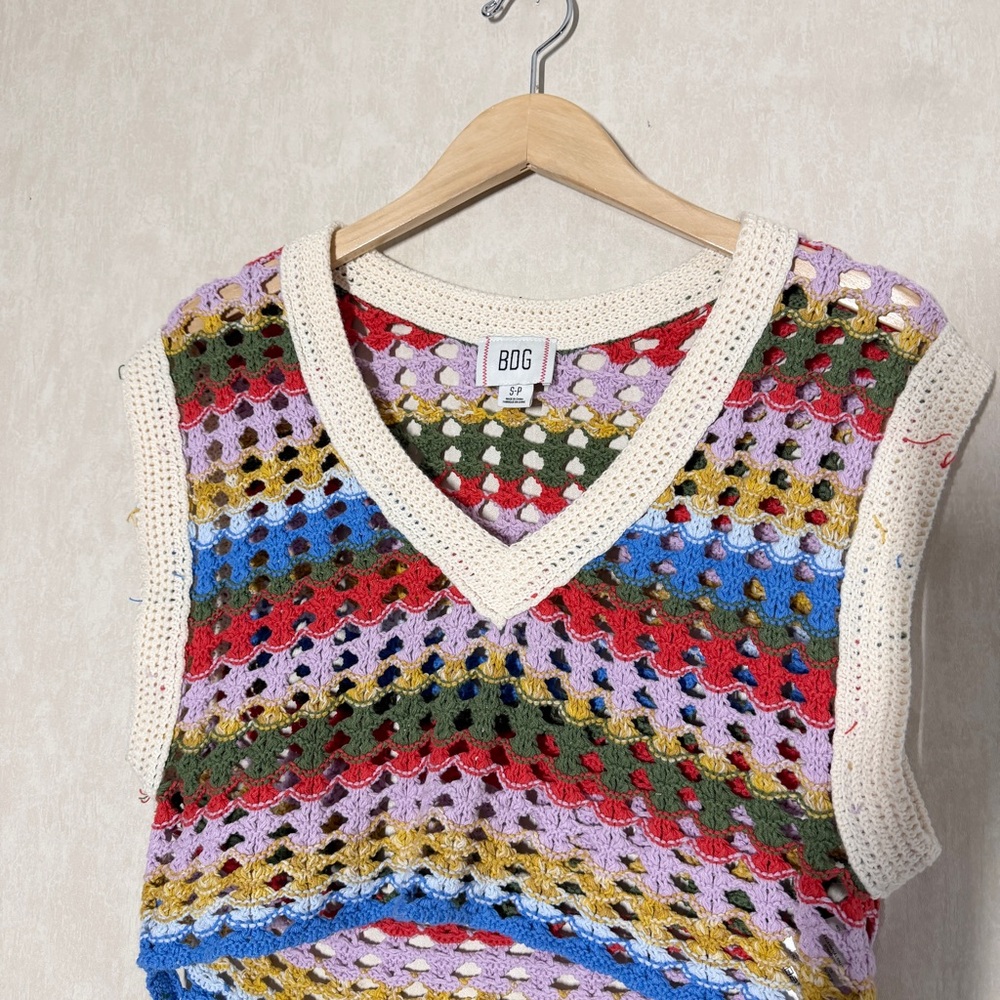 BDG Urban Outfitters Women’s Crochet Knit Tank Top V-Neck Crop Pullover Stripe S - Picture 4 of 12